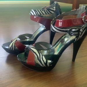 Guess high heels sandals
